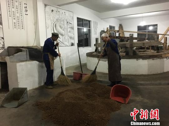 浙江常山激活油茶生态链“绿色油库”添色致富样本