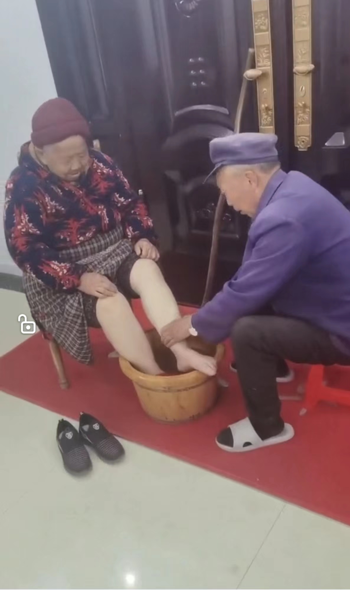 1669651803172691.jpg 93-86洗脚_20220921113130.jpg